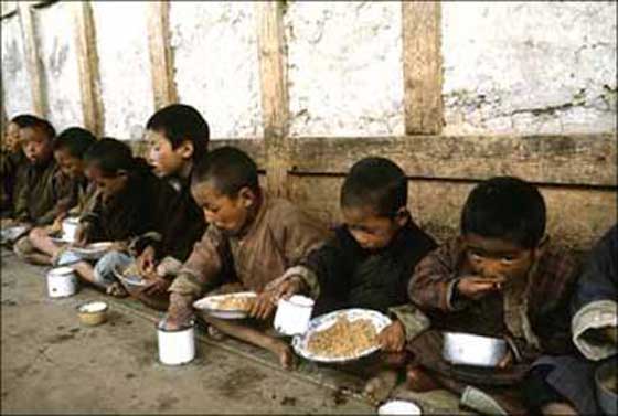 Hladovějící děti v Severní Korea