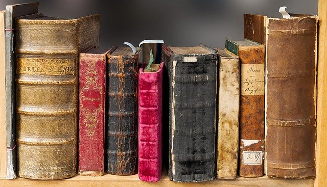 Pět nejzáhadnějších knih - kdo a proč je napsal? Tajemné knihy